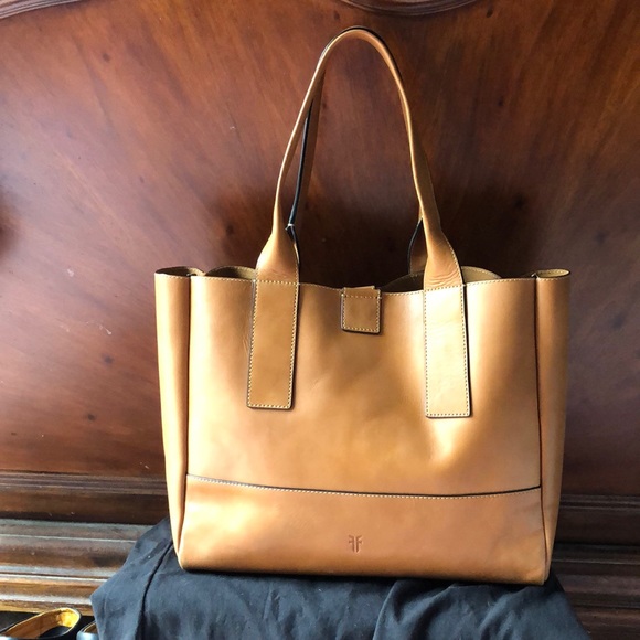 Frye Iliana wrapped tote SO RARE! Beautiful large - Picture 4 of 8